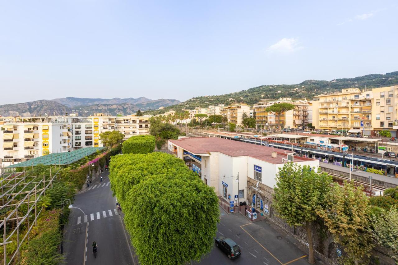 Sorrentovibes - Family Home With Terrace & Amazing View In Sorrento Center Exterior foto